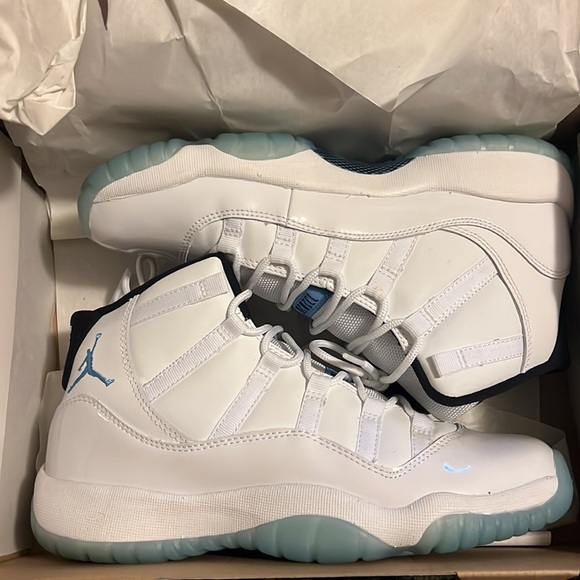 Vintage (Used) 2014 Jordan 11s. Size 6.5 for #sale - Picture 4 of 4